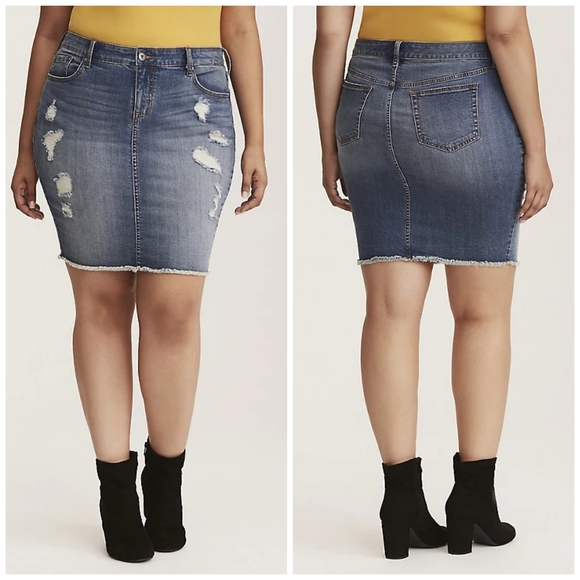torrid Dresses & Skirts - Torrid Distressed Denim Skirt size 18